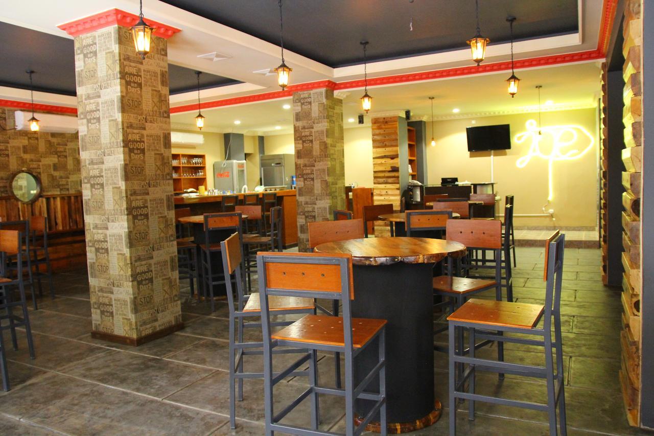 Reddoorz Plus Near Soekarno Hatta Airport 2 Tangerang Exterior foto