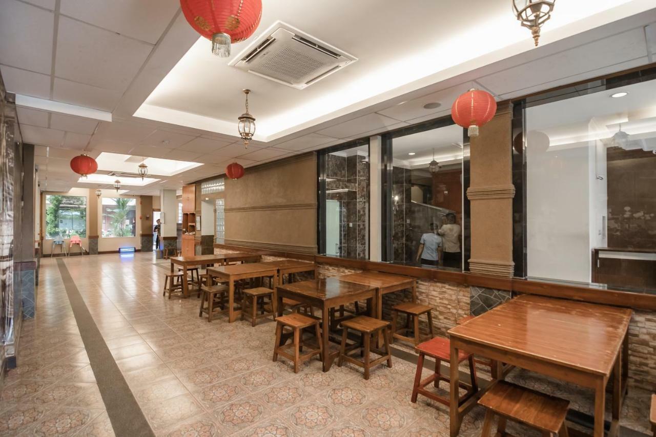 Reddoorz Plus Near Soekarno Hatta Airport 2 Tangerang Exterior foto